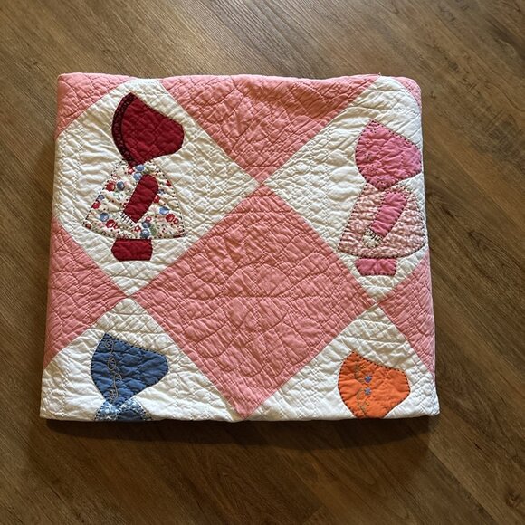 Vintage Sunbonnet Sue Quilt Pink & White Size 83 X 70 - Picture 10 of 10